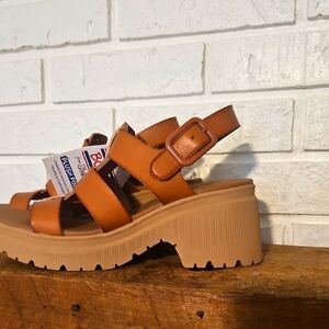 Bobs Women's Tan Sandals